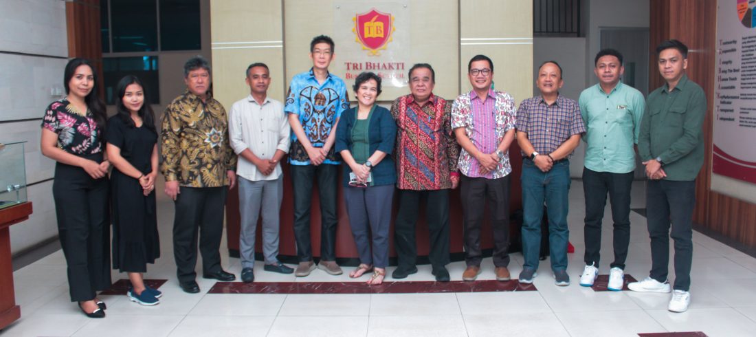 Foto Bersama Tri Bhakti Business School & Universitas Musamus