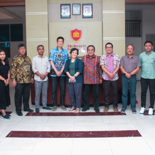 Foto Bersama Tri Bhakti Business School & Universitas Musamus