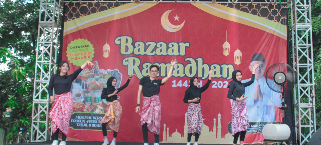 Penampilan Tari Mojang Priangan oleh UKM 3BDC