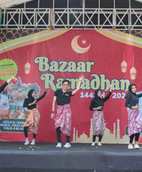 Penampilan Tari Mojang Priangan oleh UKM 3BDC