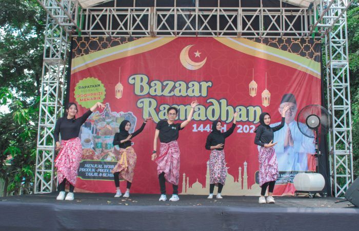 Penampilan Tari Mojang Priangan oleh UKM 3BDC