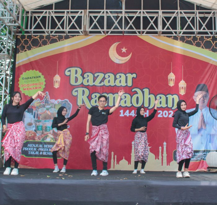 Penampilan Tari Mojang Priangan oleh UKM 3BDC
