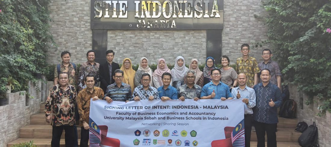 Foto bersama Universitas Malaysia Sabah dengan 13 Perguruan tinggi di Indonesia berlokasi di STIE Indonesia