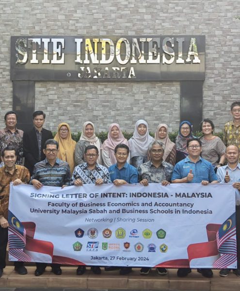 Foto bersama Universitas Malaysia Sabah dengan 13 Perguruan tinggi di Indonesia berlokasi di STIE Indonesia