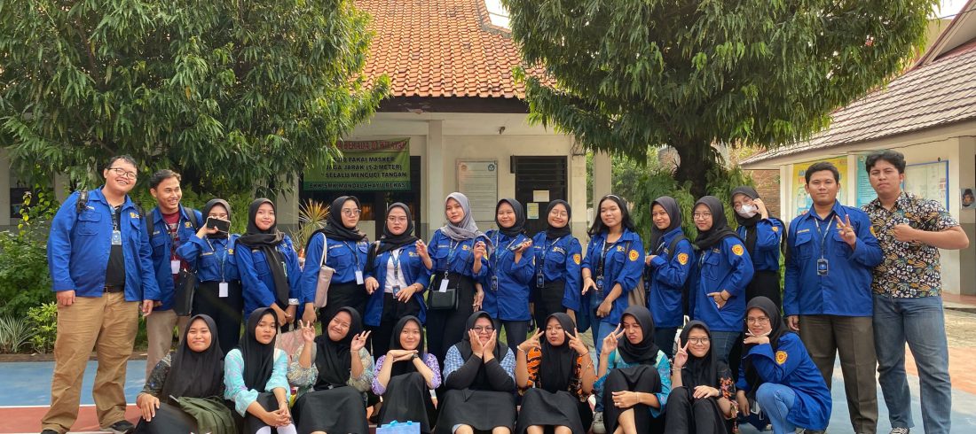 PKM Himpunan Mahasiswa Akuntansi Tri Bhakti Business School di SMK Mandalahayu Bekasi