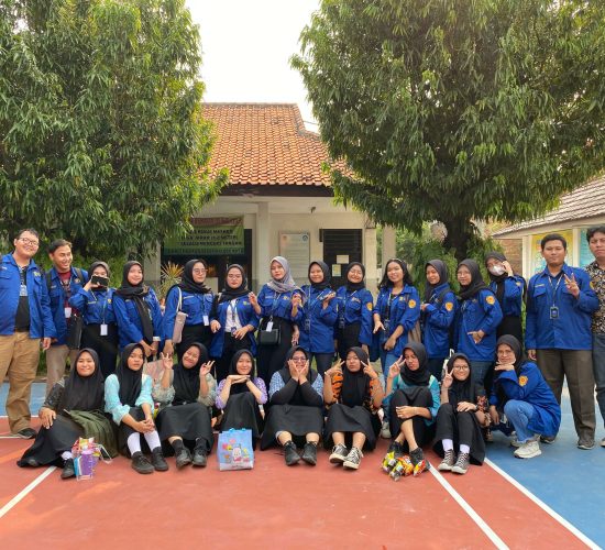 PKM Himpunan Mahasiswa Akuntansi Tri Bhakti Business School di SMK Mandalahayu Bekasi