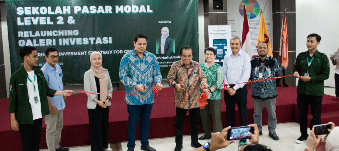 Horas Sebastian E Tobing, BA., Ketua Yayasan Prima Bina Bangsa dengan Banyu Adiputra, Head of Business MNC Sekuritas beserta Kelompok Studi Pasar Modal Tri Bhakti dan Helen Irawati Tobing dan Irvan F.C.Oentoeng, SE., MM dan Indah Nurhabibah, Head of Sharia Business and Investment Gallery MNC Sekuritas