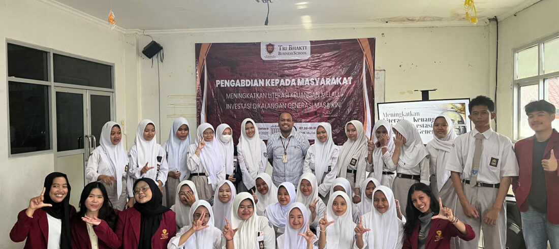 Pengabdian Kepada Masyarakat Tri Bhakti Business School SMK Mutiara Baru Meningkatkan Literasi Keuangan Melalui Investasi Dikalangan Generasi Masa Kini. Irvan F.C.Oentoeng, SE., MM