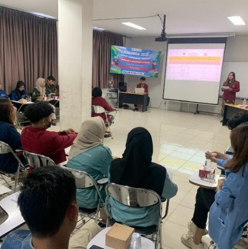 Rapat Koordinasi Mahasiswa BEM Tri Bhakti Buisness School