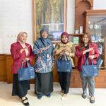 serta Kepala Tax Center, Lembah Dewi Andini, S.E., M.Ak., Ak., CA Mahasiswa Tri Bhakti Business School Pebiyanti dan Danur Koordinasi Relawan Pajak