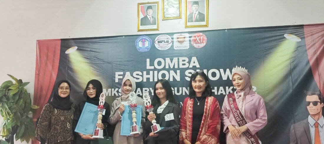 Lomba Fashion Show SMK KGB 2 Bekasi Ir. Triana. M.M.