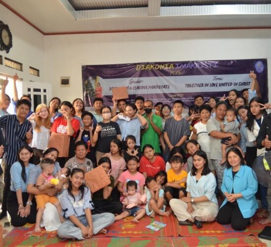 Foto Bersama Diakonia IMAKRISTI Tri Bhakti Business School Irvan F.C.Oentoeng, SE., MM