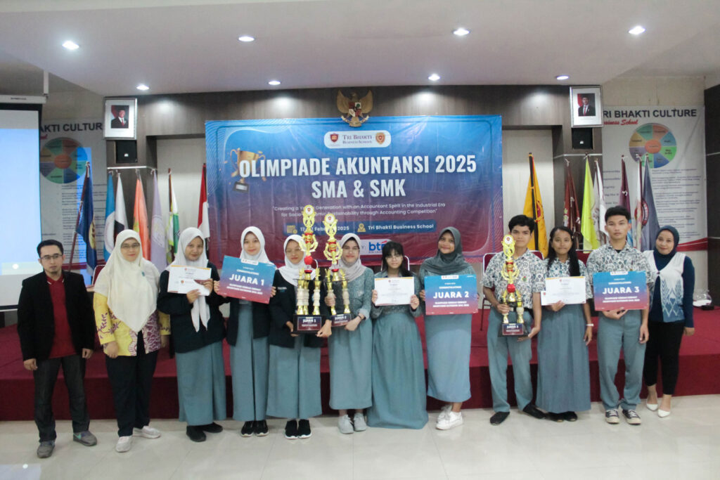 Olimpiade Akuntansi 2025 SMA & SMK Foto Bersama Dr. Sofia Maulida, SE., MM., Lembah Dewi Andini., S.E., M.Ak., Ak., CA. & Dr. Yusuf Faisal., SE.I., M.Ak., M.E