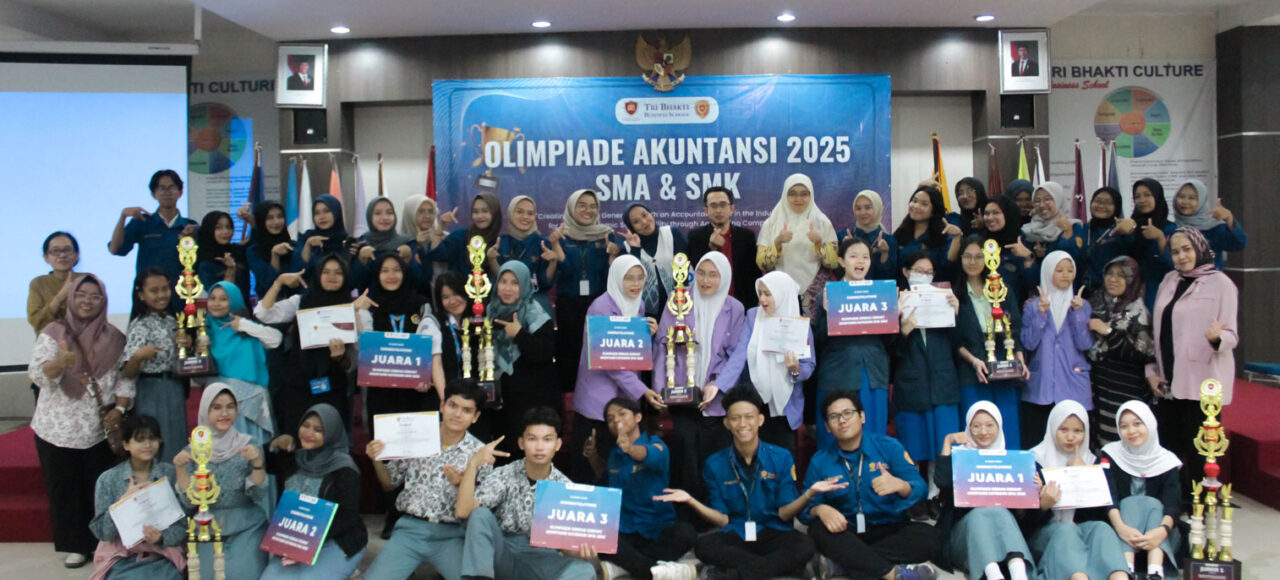 Olimpiade Akuntansi 2025 SMA & SMK Foto Bersama Dr. Sofia Maulida, SE., MM., Lembah Dewi Andini., S.E., M.Ak., Ak., CA. & Dr. Yusuf Faisal., SE.I., M.Ak., M.E