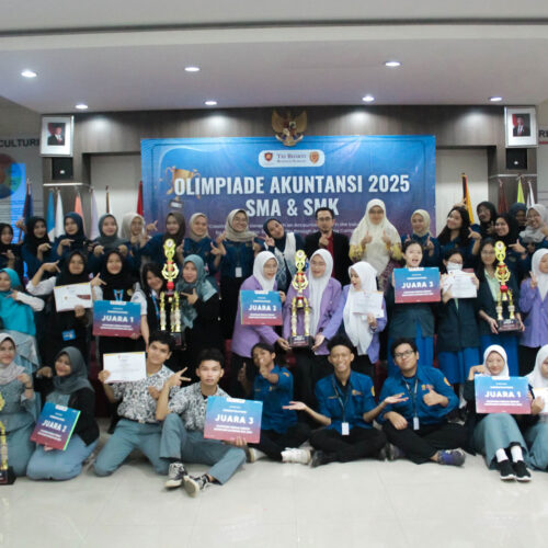 Olimpiade Akuntansi 2025 SMA & SMK Foto Bersama Dr. Sofia Maulida, SE., MM., Lembah Dewi Andini., S.E., M.Ak., Ak., CA. & Dr. Yusuf Faisal., SE.I., M.Ak., M.E