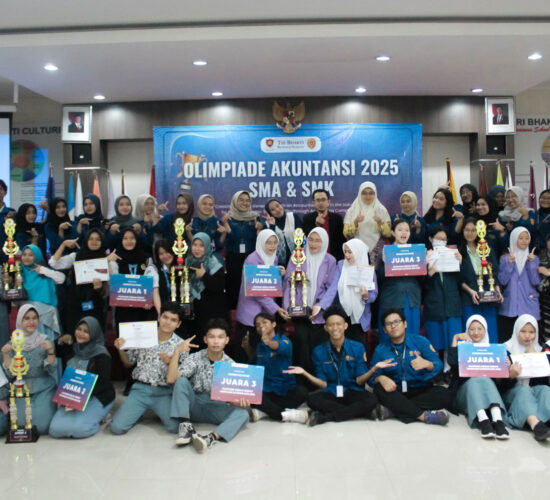 Olimpiade Akuntansi 2025 SMA & SMK Foto Bersama Dr. Sofia Maulida, SE., MM., Lembah Dewi Andini., S.E., M.Ak., Ak., CA. & Dr. Yusuf Faisal., SE.I., M.Ak., M.E