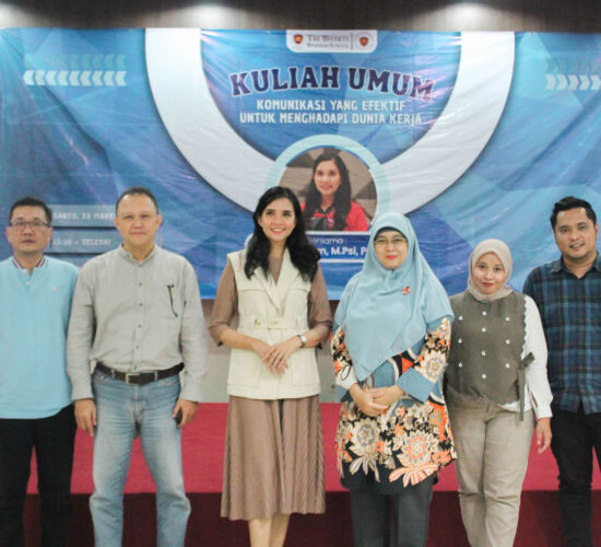 Foto bersama Felisitas Kaban, M.Psi., Psikolog, Dr. Eddy Setyanto, S.Sos., M.Si., Ir. Prillia Haliawan, MM., CQAP, Dr. Sofia Maulida, SE., MM. Lembah Dewi Andini., S.E., M.Ak., Ak., CA., Frengki Panangian, S.Kom., MM.