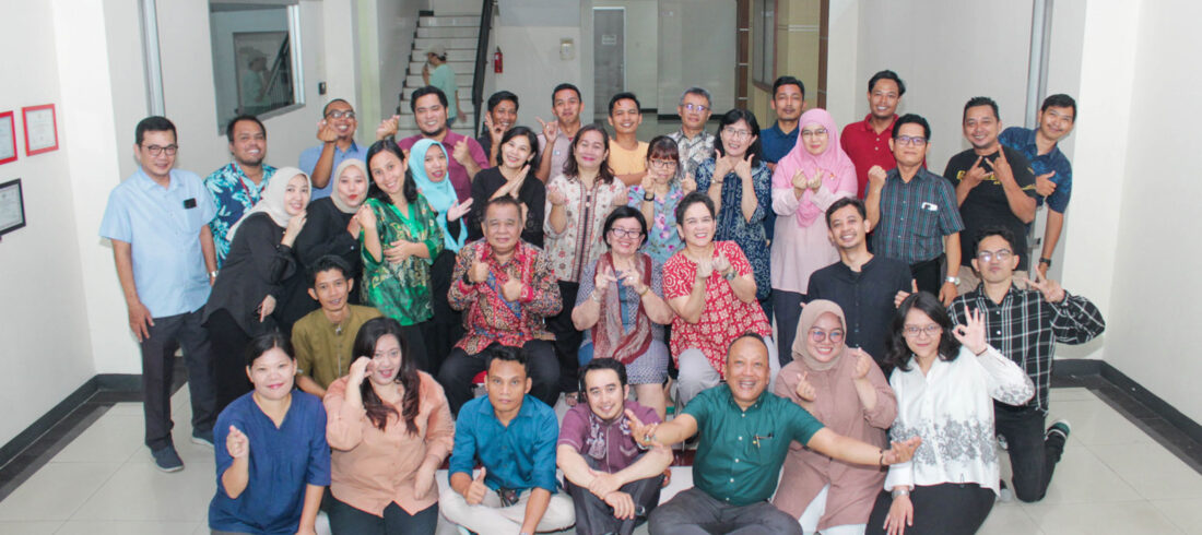 Foto bersama acara halalbihalal bersama Dr. Sofia Maulida, SE., MM dr. Marion E. Aritonang Nurma Sianipar Helen Irawati Tobing Novian Sihmawati, S.Kom Drs. Widayatmoko, MM., M.Ikom Stella Nathasya, SM., MM Mulki Pria Pinasti, SE Harun Dr. Yusuf Faisal, SE., M.Ak Ir. Prillia Haliawan, MM, CQAP Rudi Setiadi Warto, S.Kom Dede Rosandi Andi Subandi R. Taufik Hidayat, SE., MMSi Fitrasyah Nur Mulya, S.Hum, MSM Ahmad Jamil Lembah Dewi Andini, SE., M.Ak., CA Marshelina Rizky Juwita, S.Pd Elvi Wantrifesiso Manullang, SE Keri Boru Hotang, SE., M.Ak Dr. Eddy Setyanto, S.Sos., M.Si Ahmad Sawaludin Evelyna Simanjuntak, SE Irvan F.C. Oentoeng, SE., MM Drs. Tigor Hutapea, ME Nurcholis Sri Subiyanti, S.I.Pus Rizki Oktaviani, SE., MM Amel Busyroh Frengki Panangian, S.Kom., MM Eko Iswanto, S.Kom., QIA Rosid Mery Jovanka Pane Tiara Andra Yulianza, SE Yabes Cristian Julio Iyus Kusmiaydi