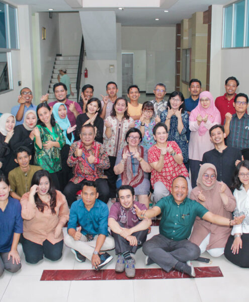 Foto bersama acara halalbihalal bersama Dr. Sofia Maulida, SE., MM dr. Marion E. Aritonang Nurma Sianipar Helen Irawati Tobing Novian Sihmawati, S.Kom Drs. Widayatmoko, MM., M.Ikom Stella Nathasya, SM., MM Mulki Pria Pinasti, SE Harun Dr. Yusuf Faisal, SE., M.Ak Ir. Prillia Haliawan, MM, CQAP Rudi Setiadi Warto, S.Kom Dede Rosandi Andi Subandi R. Taufik Hidayat, SE., MMSi Fitrasyah Nur Mulya, S.Hum, MSM Ahmad Jamil Lembah Dewi Andini, SE., M.Ak., CA Marshelina Rizky Juwita, S.Pd Elvi Wantrifesiso Manullang, SE Keri Boru Hotang, SE., M.Ak Dr. Eddy Setyanto, S.Sos., M.Si Ahmad Sawaludin Evelyna Simanjuntak, SE Irvan F.C. Oentoeng, SE., MM Drs. Tigor Hutapea, ME Nurcholis Sri Subiyanti, S.I.Pus Rizki Oktaviani, SE., MM Amel Busyroh Frengki Panangian, S.Kom., MM Eko Iswanto, S.Kom., QIA Rosid Mery Jovanka Pane Tiara Andra Yulianza, SE Yabes Cristian Julio Iyus Kusmiaydi