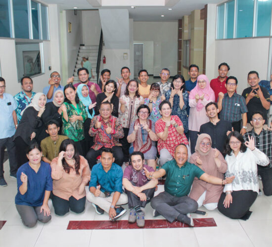 Foto bersama acara halalbihalal bersama Dr. Sofia Maulida, SE., MM dr. Marion E. Aritonang Nurma Sianipar Helen Irawati Tobing Novian Sihmawati, S.Kom Drs. Widayatmoko, MM., M.Ikom Stella Nathasya, SM., MM Mulki Pria Pinasti, SE Harun Dr. Yusuf Faisal, SE., M.Ak Ir. Prillia Haliawan, MM, CQAP Rudi Setiadi Warto, S.Kom Dede Rosandi Andi Subandi R. Taufik Hidayat, SE., MMSi Fitrasyah Nur Mulya, S.Hum, MSM Ahmad Jamil Lembah Dewi Andini, SE., M.Ak., CA Marshelina Rizky Juwita, S.Pd Elvi Wantrifesiso Manullang, SE Keri Boru Hotang, SE., M.Ak Dr. Eddy Setyanto, S.Sos., M.Si Ahmad Sawaludin Evelyna Simanjuntak, SE Irvan F.C. Oentoeng, SE., MM Drs. Tigor Hutapea, ME Nurcholis Sri Subiyanti, S.I.Pus Rizki Oktaviani, SE., MM Amel Busyroh Frengki Panangian, S.Kom., MM Eko Iswanto, S.Kom., QIA Rosid Mery Jovanka Pane Tiara Andra Yulianza, SE Yabes Cristian Julio Iyus Kusmiaydi