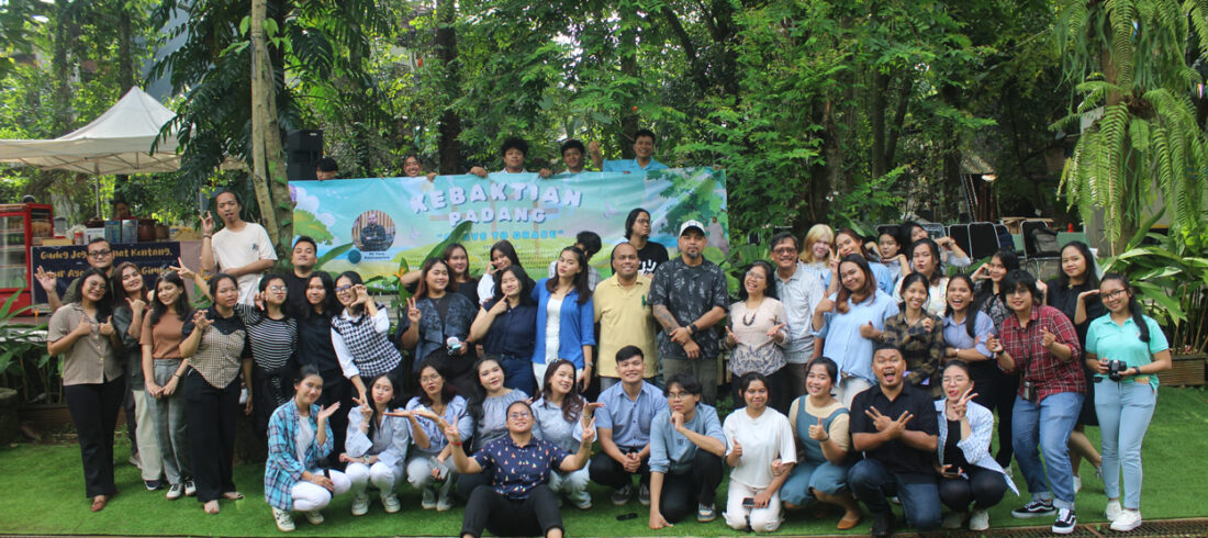 Foto Bersama Kebaktian Padang Bersama Irvan F.C.Oentoeng, SE., MM dan Pdt. Yerry Pattinasarany