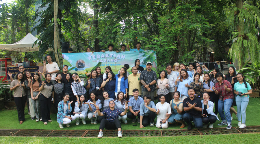 Foto Bersama Kebaktian Padang Bersama Irvan F.C.Oentoeng, SE., MM dan Pdt. Yerry Pattinasarany