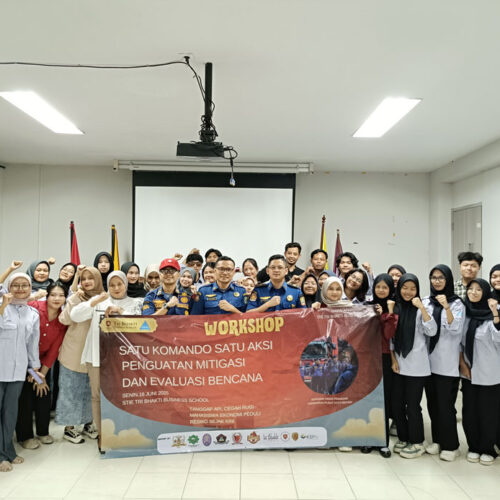 foto bersama Workshop Mitigasi dan Evakuasi Bencana Kebakaran Dinas Pemadam Kebakaran Kota Bekasi bersama School Lembah Dewi Andini., S.E., M.Ak., Ak., CA.
