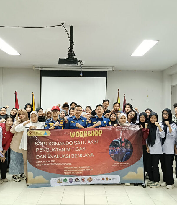 foto bersama Workshop Mitigasi dan Evakuasi Bencana Kebakaran Dinas Pemadam Kebakaran Kota Bekasi bersama School Lembah Dewi Andini., S.E., M.Ak., Ak., CA.