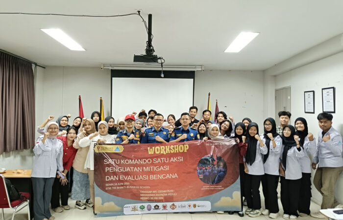foto bersama Workshop Mitigasi dan Evakuasi Bencana Kebakaran Dinas Pemadam Kebakaran Kota Bekasi bersama School Lembah Dewi Andini., S.E., M.Ak., Ak., CA.