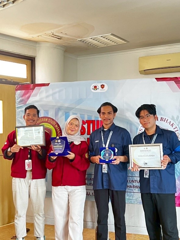 Studi Banding ke Politeknik Kelapa Sawit Citra Widya Edukasi Himpunan Mahasiswa Manajemen Tri Bhakti
