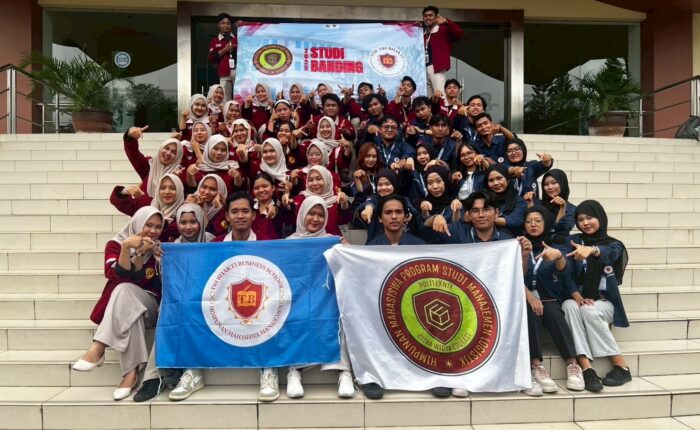 Studi Banding ke Politeknik Kelapa Sawit Citra Widya Edukasi Himpunan Mahasiswa Manajemen Tri Bhakti