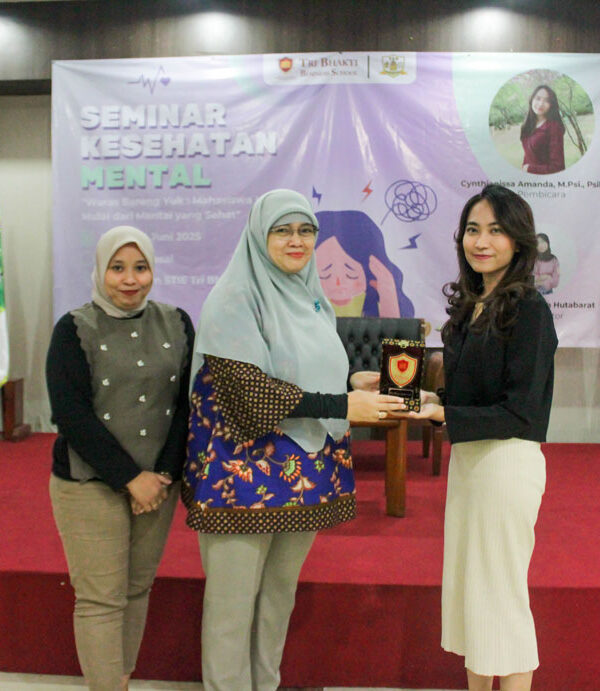 Badan Eksekutif Mahasiswa Tri Bhakti Business School,Cynthianissa Amanda, M.Psi., Psikolog Ibunda.id Dr. Sofia Maulida, SE., MM. dan Lembah Dewi Andini., S.E., M.Ak., Ak., CA.