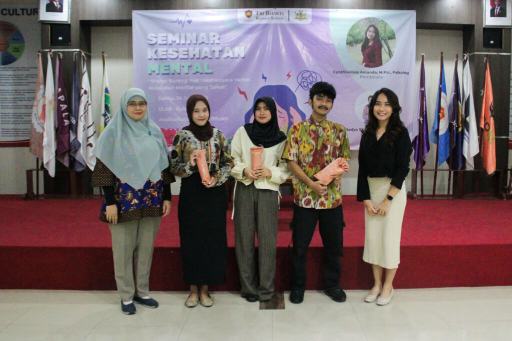 Badan Eksekutif Mahasiswa Tri Bhakti Business School,Cynthianissa Amanda, M.Psi., Psikolog Ibunda.id Dr. Sofia Maulida, SE., MM.