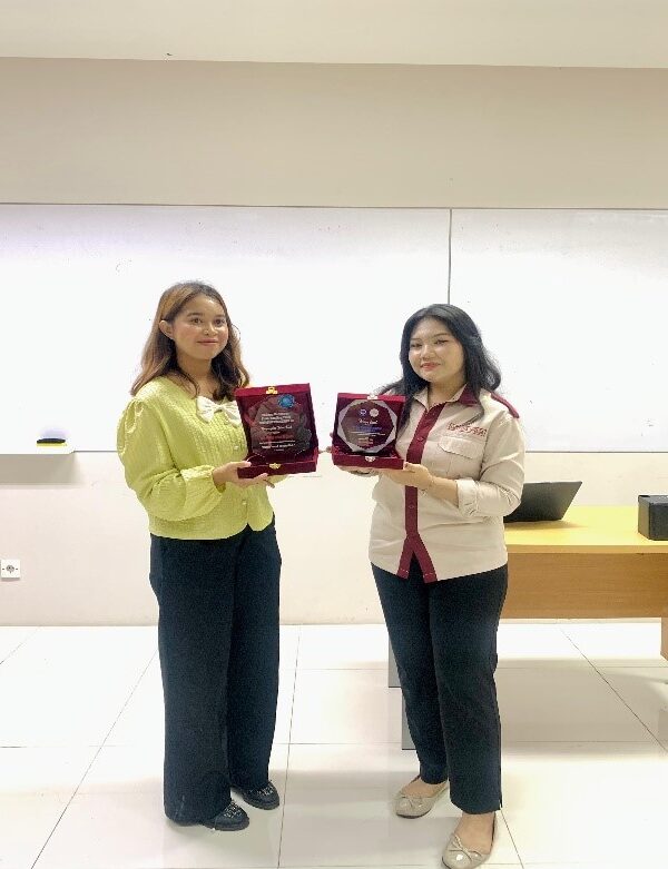 studi banding ke Parama Swara, unit kegiatan mahasiswa paduan suara dari AKMRTV Jakarta