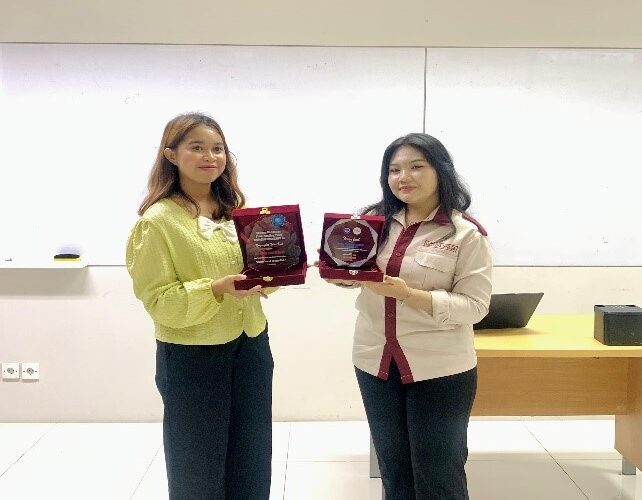 studi banding ke Parama Swara, unit kegiatan mahasiswa paduan suara dari AKMRTV Jakarta