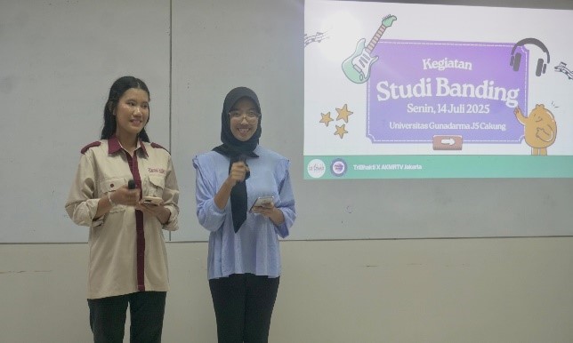 studi banding ke Parama Swara, unit kegiatan mahasiswa paduan suara dari AKMRTV Jakarta