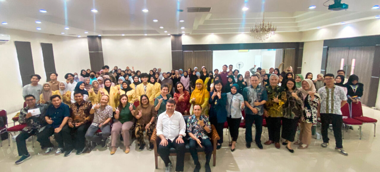 foto bersama Tri Bhakti BUisness Shcool