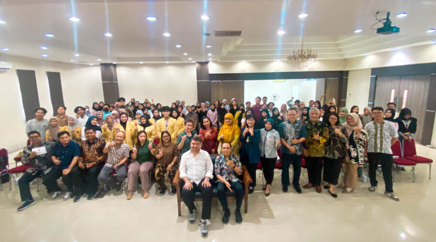 foto bersama Tri Bhakti BUisness Shcool