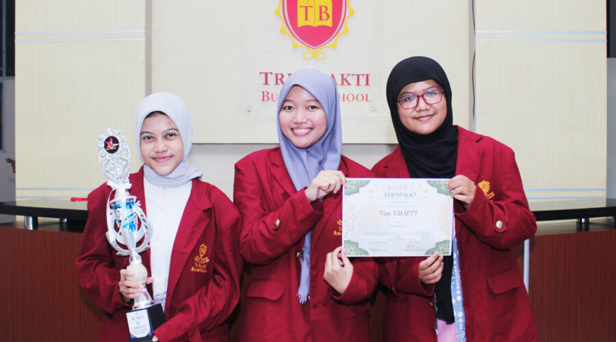 Kania, Safa, dan Yanah UKM IMMT
