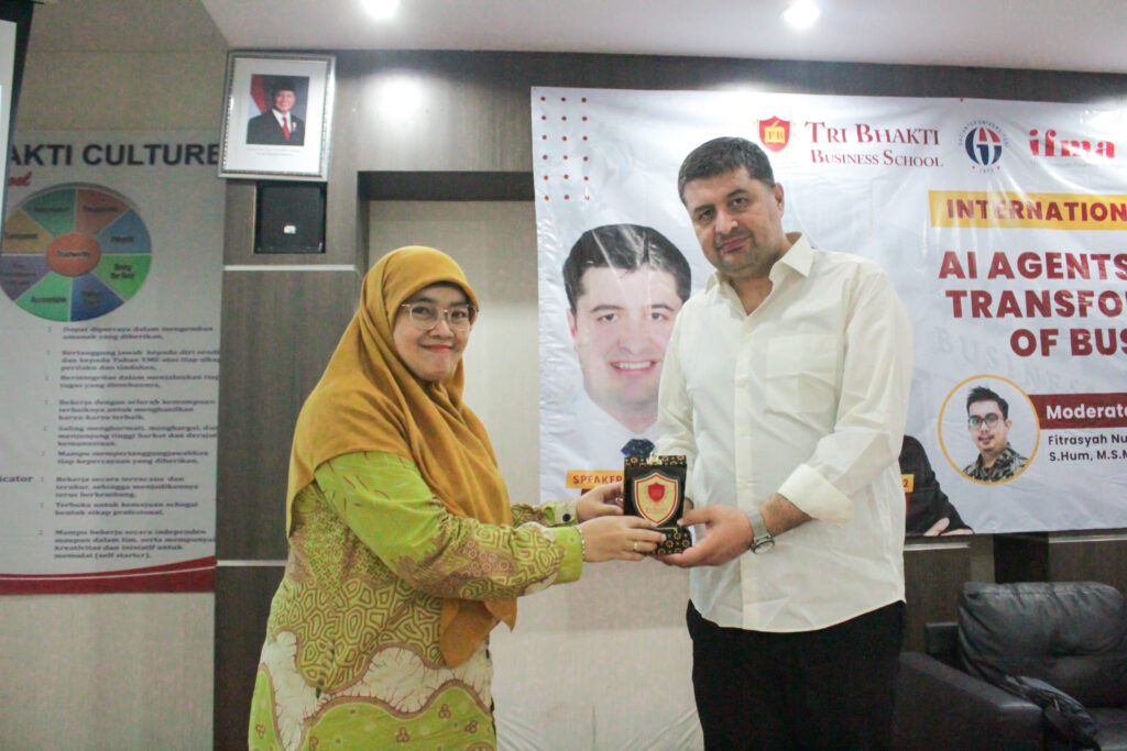 Assoc. Prof. Dr. Omer Faruk Rencber & Dr. Sofia Maulida, SE., MM.