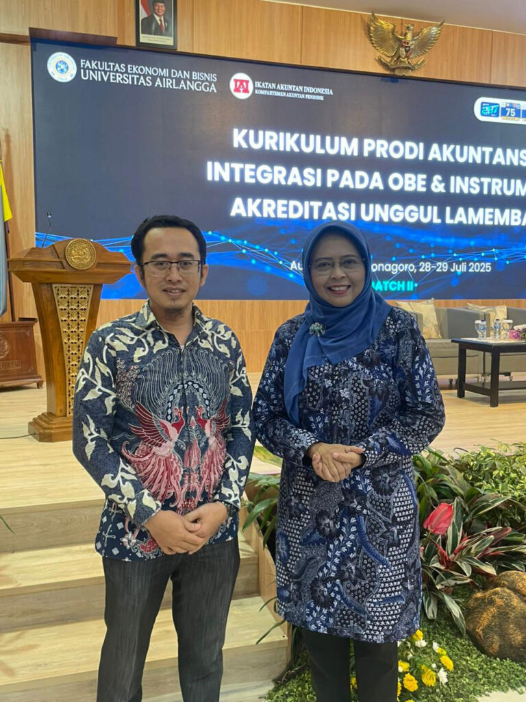 Dr. Yusuf Faisal, SE.I., M.Ak., M.E.

Dr. Dian Agustia., S.E., M.Si., Ak., CMA., CA