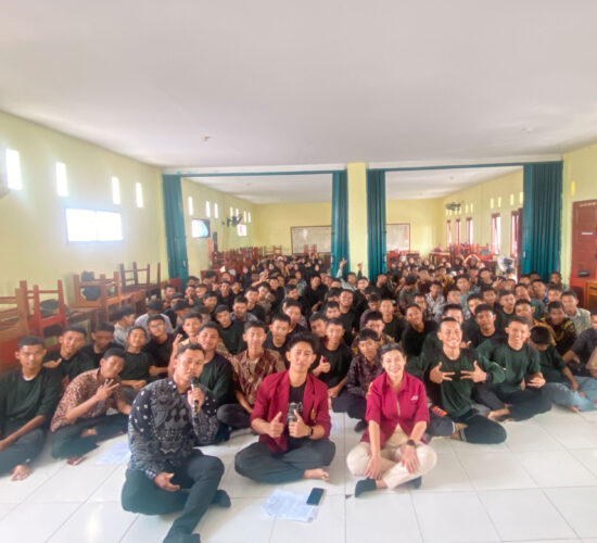 Tri Bhakti Business School bekerjasama dengan SMK Global Teknologi mengadakan Seminar Persiapan Dunia Kerja M Ivan Julio Subastian dan Novian Sihmawati, S. Kom