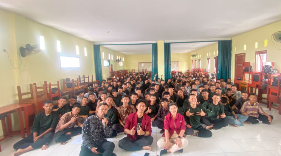 Tri Bhakti Business School bekerjasama dengan SMK Global Teknologi mengadakan Seminar Persiapan Dunia Kerja M Ivan Julio Subastian dan Novian Sihmawati, S. Kom
