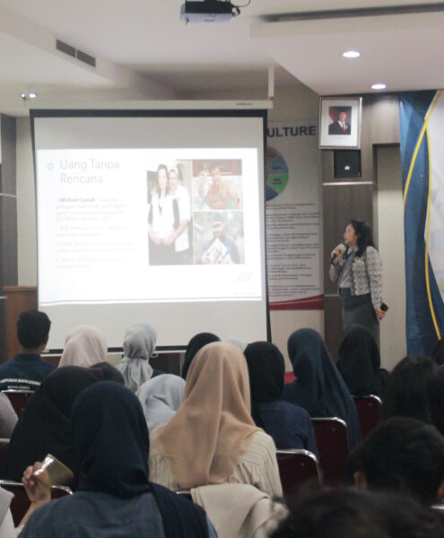 Himpunan Mahasiswa Manajemen Tri Bhakti Business School menyelenggarakan seminar keuangan dengan tema “Financial Planner Bersama Bank Mandiri.”.