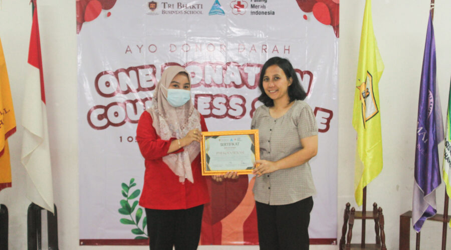 Donor Darah Tri Bhakti Business School Palang Merah Indonesia Bekasi Keri Boru Hotang. S.E., M.Ak