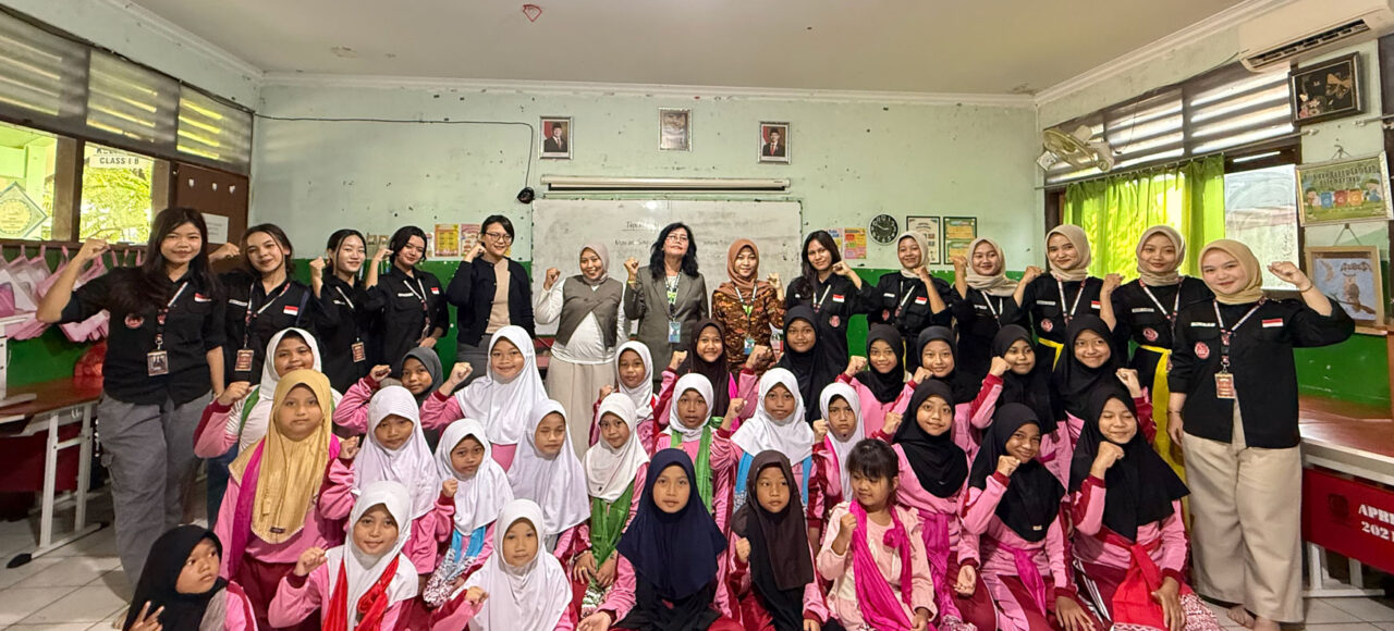 Tri Bhakti Dance Crew UKM PKM di SD Negeri Pekayon Jaya II Lembah Dewi Andini., S.E., M.Ak., Ak., CA.