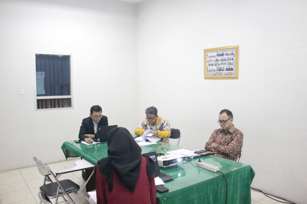 Tri Bhakti Business School  sidang skripsi