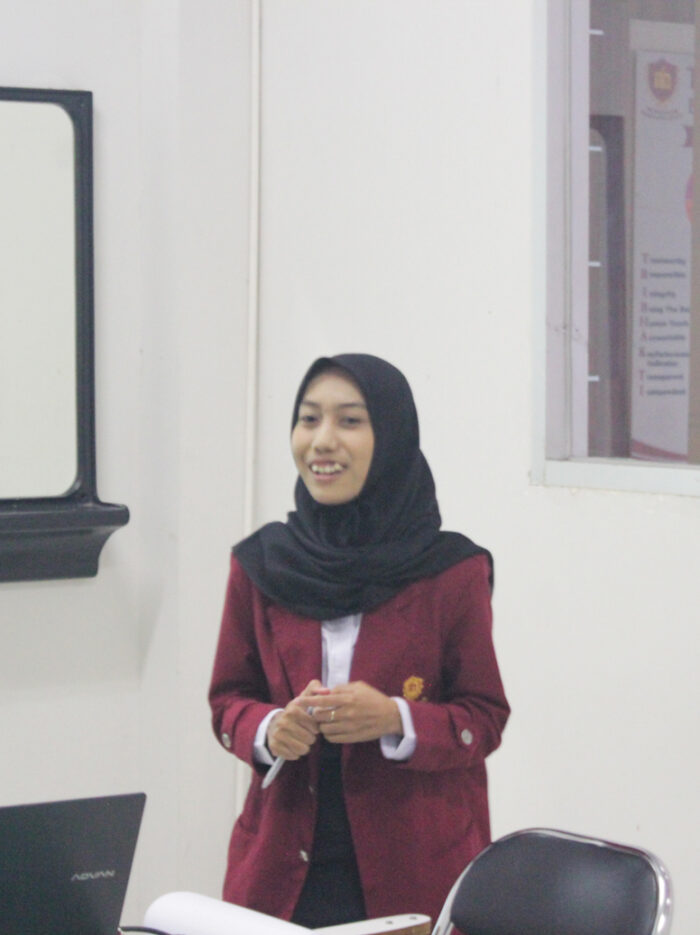 Tri Bhakti Business School sidang skripsi