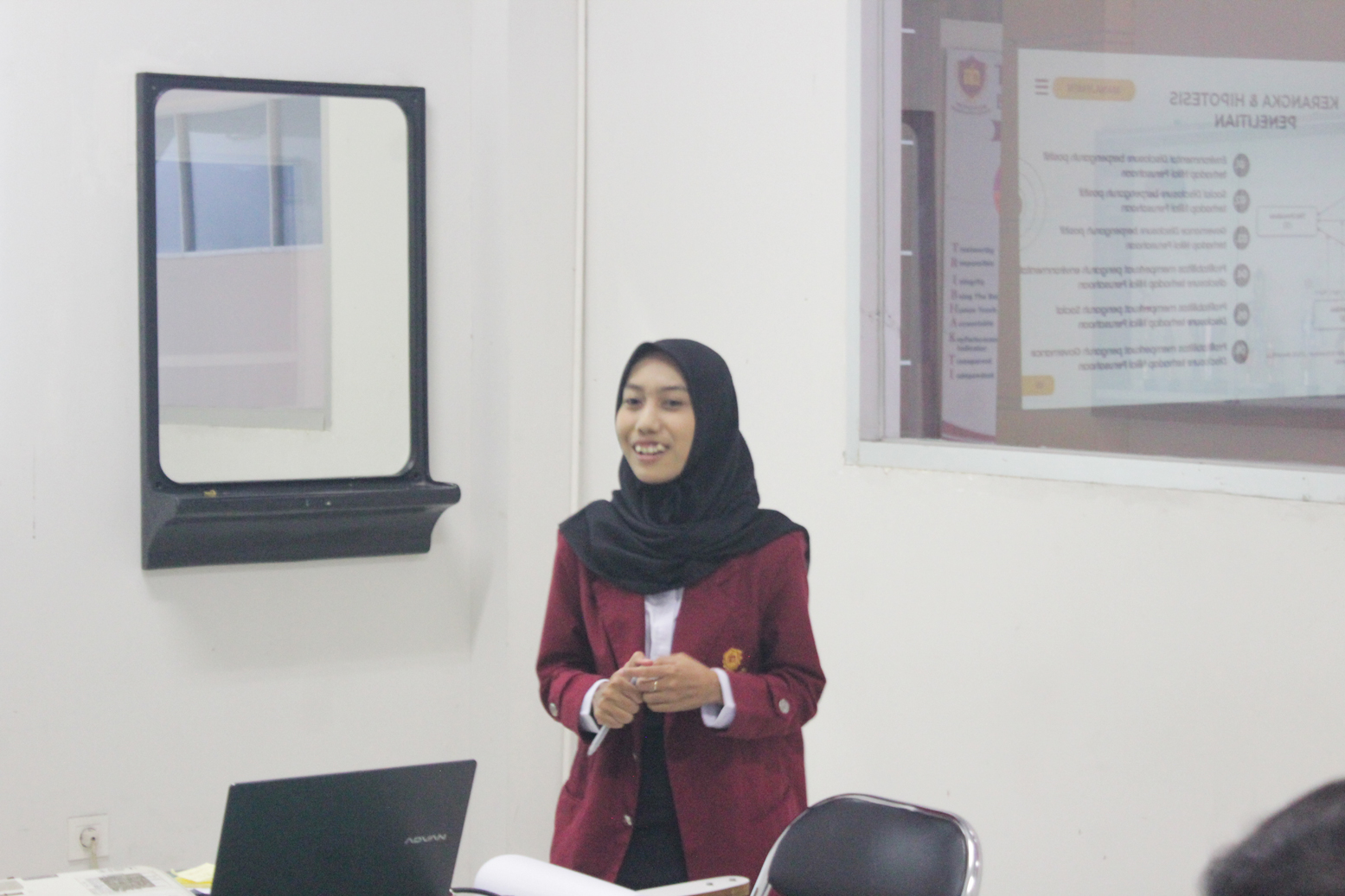 Tri Bhakti Business School sidang skripsi