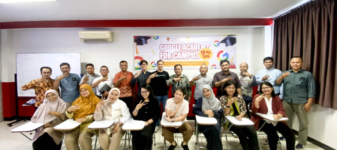 Dosen & Karyawan sedang melaksanakan pelatihan Google AI di Tri Bhakti
